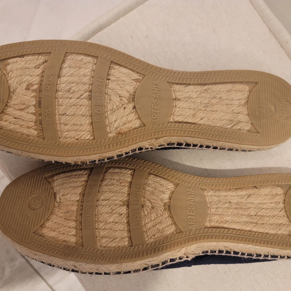Classic Navy Espadrille Flats - Women's Canvas Slip-On
